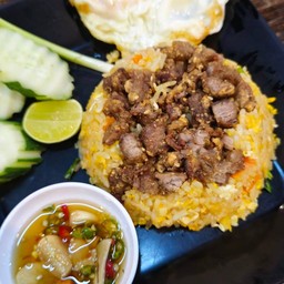 ข้าวผัดเนื้อแดดเดียว