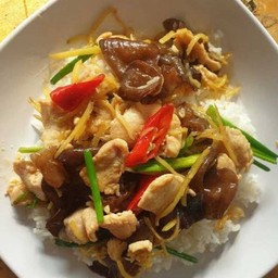 ข้าวเนื้อผัดขิง