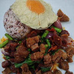 หมูกรอบผัดพริกเผา