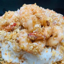 ข้าวกุ้งผัดซอสกระเทียม