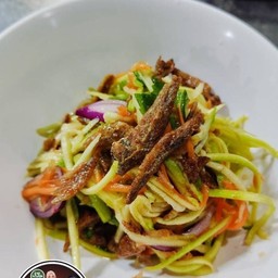 ยำมะม่วงปลากรอบ