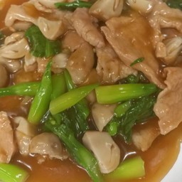 ก๋วยเตี๋ยวราดหน้าหมู