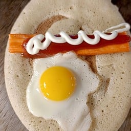 2 ชิ้นไส้ปูอัด + ไข่นก