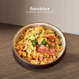 ข้าวผัดเนยกระเทียมเบคอน