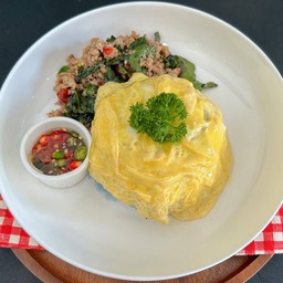 ข้าวไข่ข้นหมูผัดกระเพรา