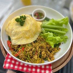ข้าวไข่ข้นคั่วกลิ้งไก่