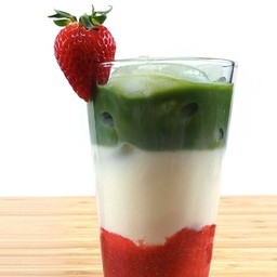 มัทฉะ นมสตอเบอรี่