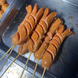 ฮอทดอกไก่รมควันทอด