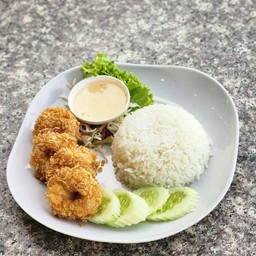ทอดมันกุ้งราดข้าว