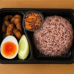 ข้าวหมูทอดน้ำพริกย่ามาลี