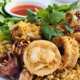 หมึกไข่ทอดกระเทียม