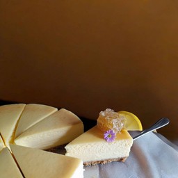 Honey lemon cheesecake