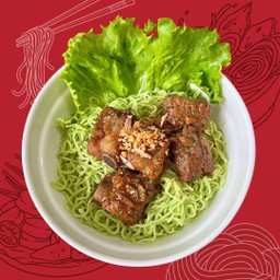 บะหมี่ซีี่โครงหมูตุ๋นเต้าเจี้ยว