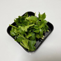 ขึ้นฉ่าย 芹菜