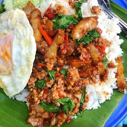 ข้าวกะเพราหมูกรอบ+หมูสับ