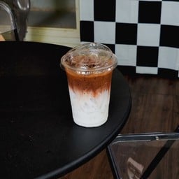 CHUANKISS - ชวนคิส Coffee Bar & Hang Out