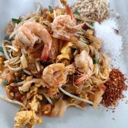 ผัดไทโบรานพลอยใส