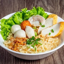 ก๋วยเตี๋ยวลูกชิ้นปลา