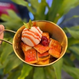 ขนมปังปิ้งเนยแยมสตอเบอร์รี่