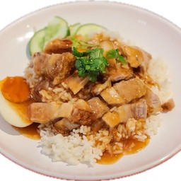 ข้าวหมูกรอบไม่มีไข่นะครับ