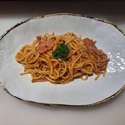 สปาเก็ตตี้เบคอนผัดซอส
