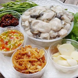 หอยนางรม พร้อมเครื่องเคียง