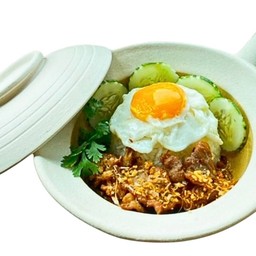 ข้าวหมูกระเทียม แก้วมาคอว์