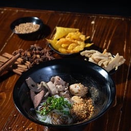 เส้นเล็กหมูแห้ง(พิเศษ)