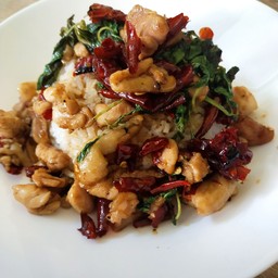 ข้าวผัดกระเพรา /ไก่/ไก่ตุ๋น