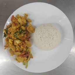 ข้าวไก่ผัดผงกะหรี่