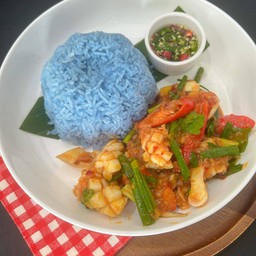 ปลาหมึกผัดไข่แดงเค็ม