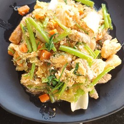 สุกี้ปลาหมึก (น้ำ)