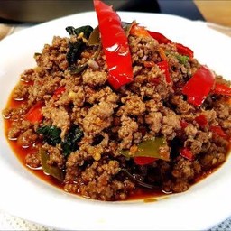 เนื้อสับผัดพริกแกง
