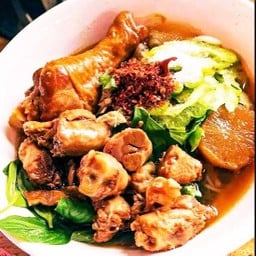 ก๋วยเตี๋ยวไก่ เเม่ดา