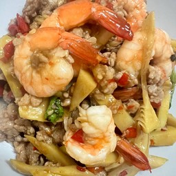 ผัดหน่อไม้ (กับข้าว)