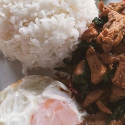 ร้านข้างบ้านแอนคาเฟ่ (อาหารตามสั่งยายอู๊ด)