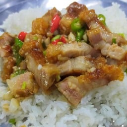 หมูกรอบ คั่วพริกเกลือ