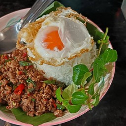 กะเพราเนื้อ ไทยวากิว ไข่ดาว