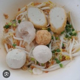 เส้นเล็กแห้งลูกชิ้นปลา