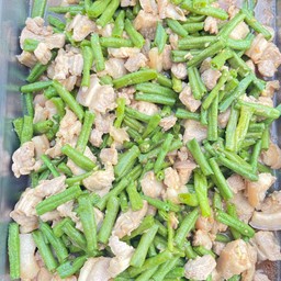 ผัดถั่วหมูสามชั้น