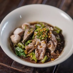 ก๋วยเตี๋ยวเรือหมูน้ำตก