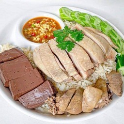 ข้าวมันไก่เด็กอ้วนอ้วน ไม่มีสาขา