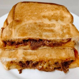 ปังย่างเนย ซอสมาโย + เนื้อเทอริยากิ