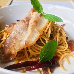 สปาเก็ตตี้ผัดพริกแห้งหมูสามชั้น