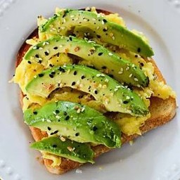 Brunch Toast : Omelette with Avocado 🥑 บรันช์โทสต์ อโวคาโด้ อิ่มใจ ไข่ชีส