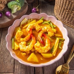 แกงส้มกุ้งผักรวม