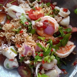 ยำมาม่า รวมทะเล