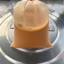 น้ำเต้าหู้ร้อนชาไทย