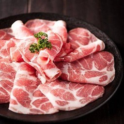 สันคอหมูสไลด์เบทาโกร 65 กรัม