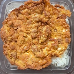 ข้าวไข่เจียวทรงเครื่อง